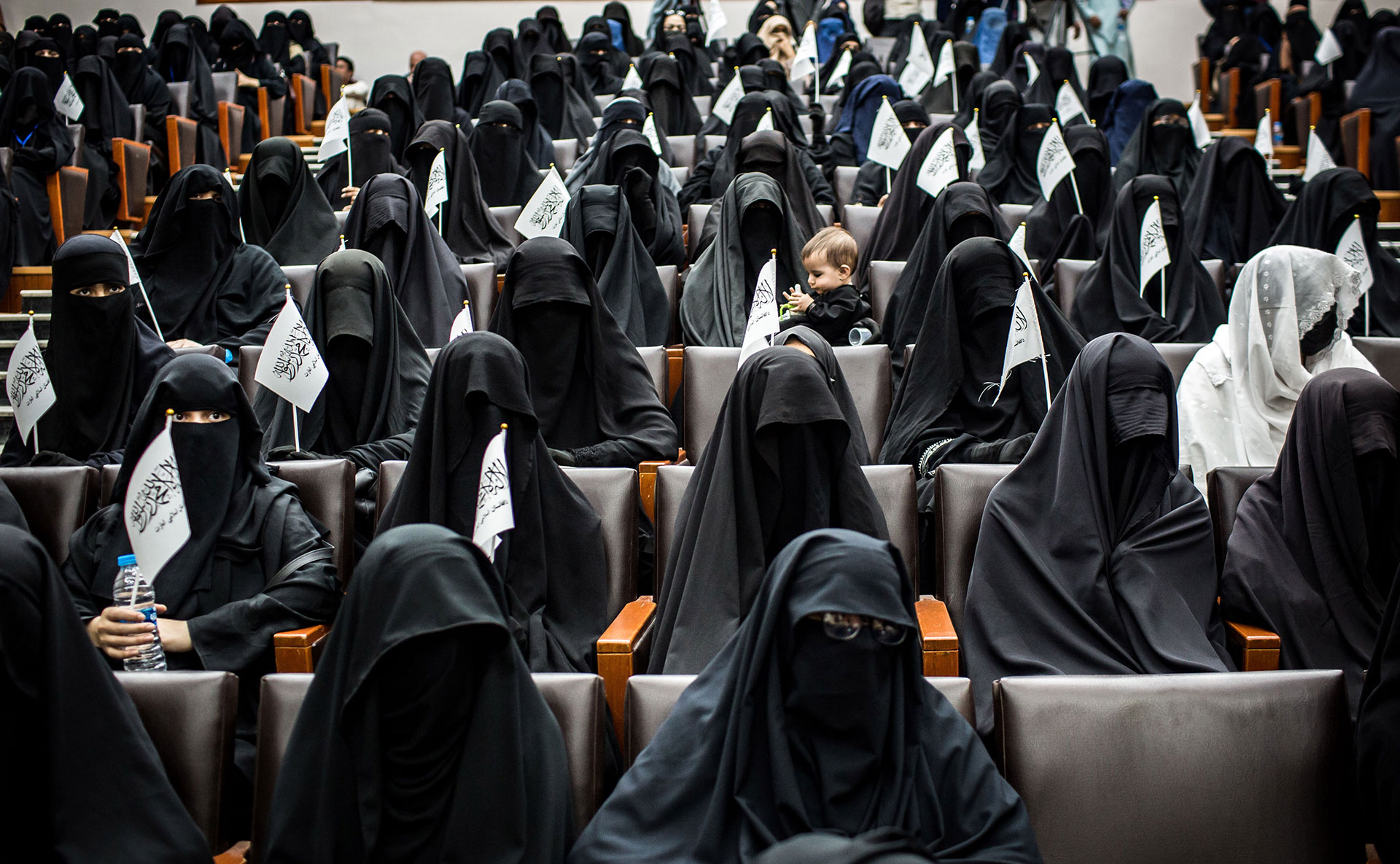Femmes favorables aux talibans lors d'une conférence de presse organisée le 11 septembre 2021 à Kaboul.