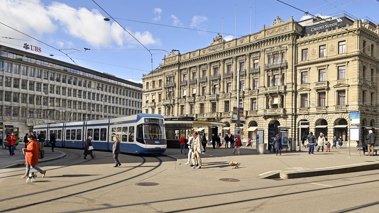 La Paradeplatz de Zurich, symbole de la place financière suisse. [Walter Bieri - Keystone]