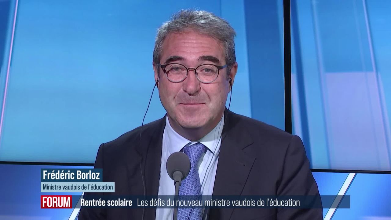Première rentrée pour le nouveau conseiller d’Etat vaudois de l’éducation: interview de Frédéric Borloz (vidéo) [RTS]