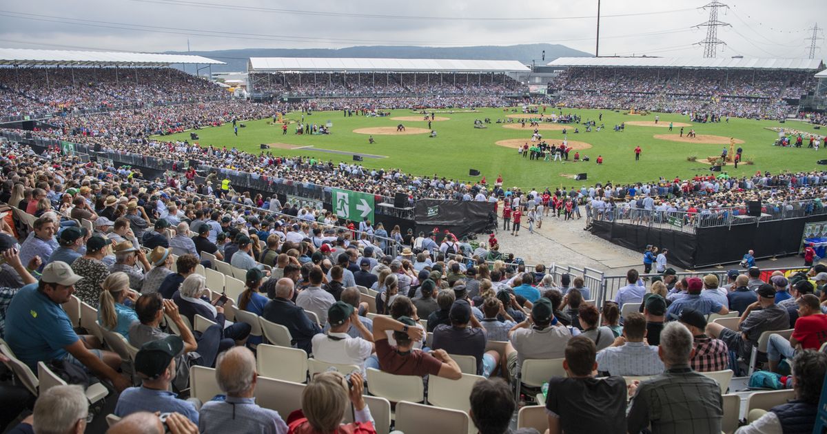 Lutte: durant un week-end, les lutteurs se défient dans le plus grand stade de Suisse