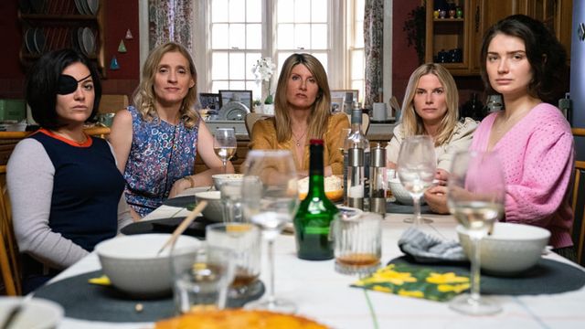 Sarah Greene, Anne-Marie Duff, Sharon Horgan, Eva Birthistle et Eve Hewson dans "Bad Sisters". [Apple TV]