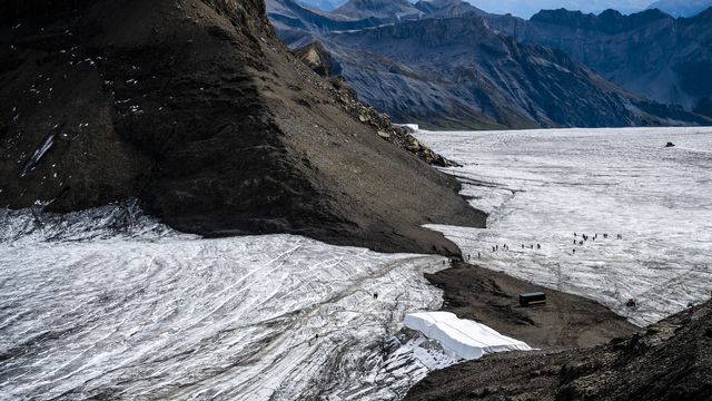 Le changement climatique a acté le divorce des glaciers du Scex Rouge et de Tsanfleuron. [Jean-Christophe Bott - Keystone]