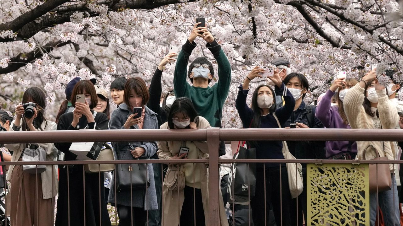 Après plus de deux ans, le Japon va rouvrir ses portes aux touristes étrangers. [KIMIMASA MAYAMA - KEYSTONE]