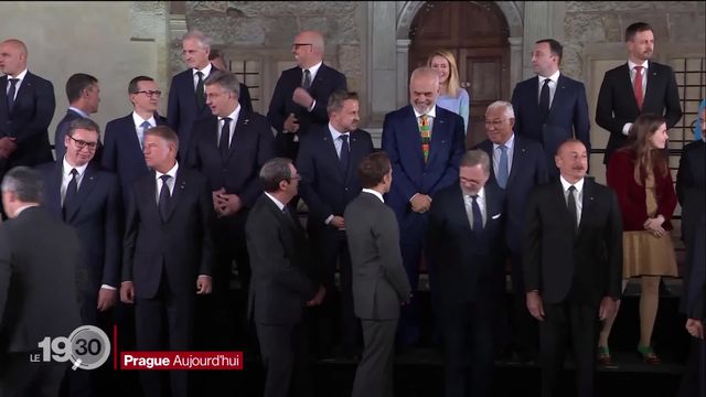 Les dirigeants de 44 pays européens, dont la suisse se sont rencontrés à Prague et affichent leur unité face à la Russie [RTS]