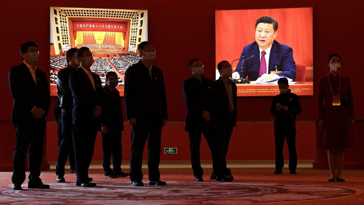 Des visiteurs au centre des expositions de Pékin avant la réunion du 20e Congrès du Parti communiste chinois, 12 octobre 2022 [Noel Celis  - AFP]