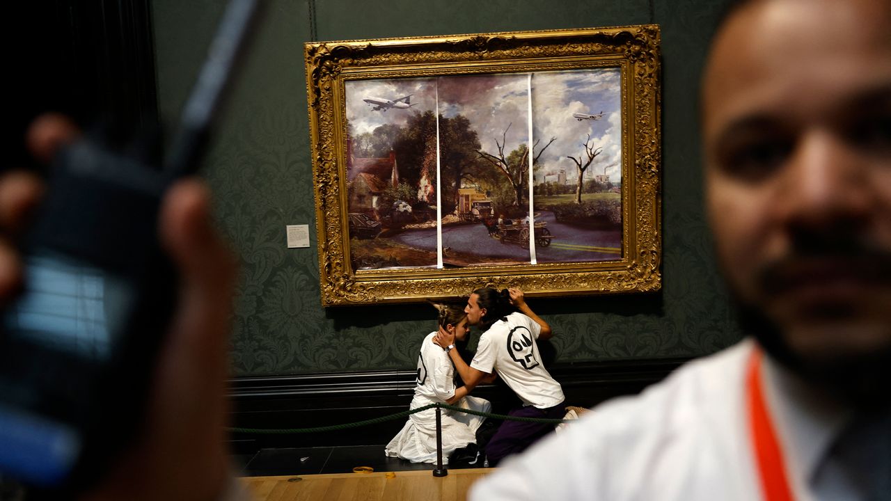 Pourquoi les activistes climatiques ciblent-ils les oeuvres d'art des musées? [CARLOS JASSO - AFP]