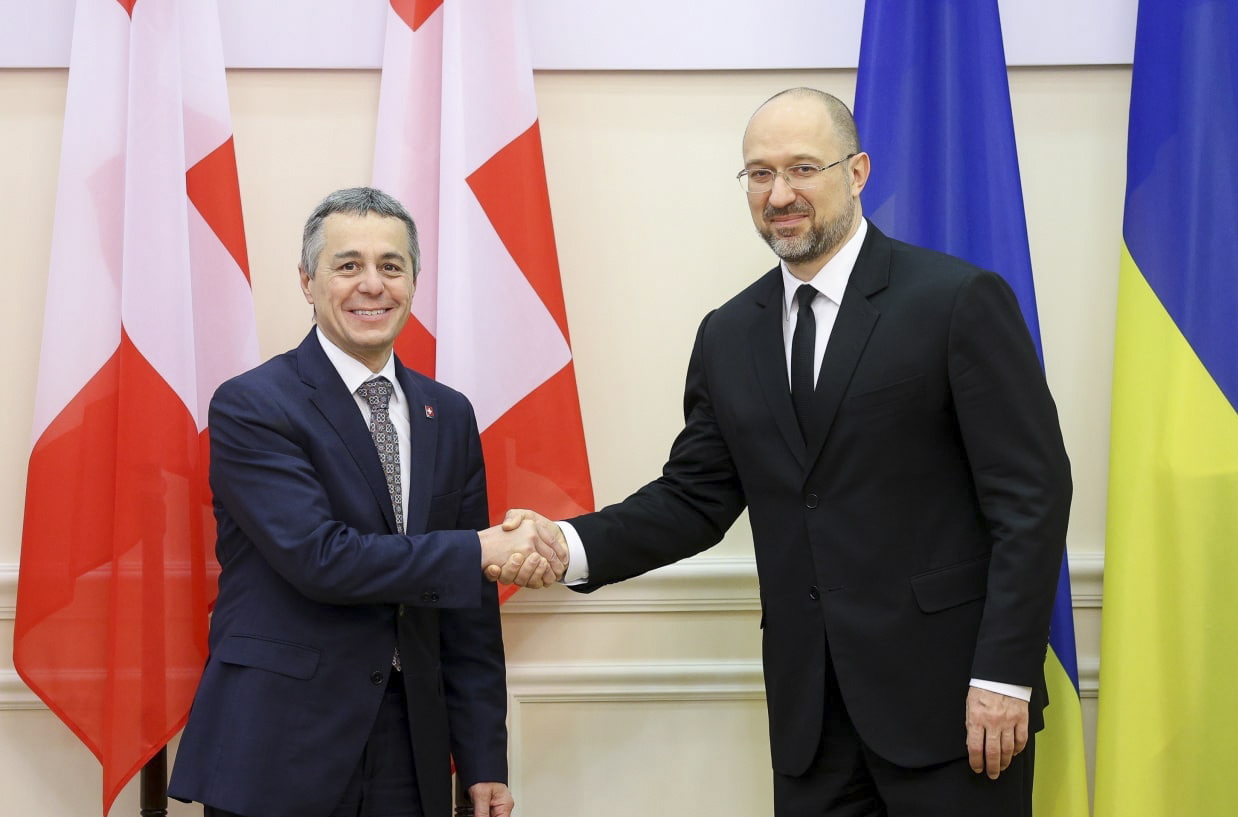 Fin octobre 2021, soit quatre mois avant le début de la guerre en Ukraine, Ignazio Cassis avait rencontré le premier ministre ukrainien Denys Shmyhal. [Keystone]