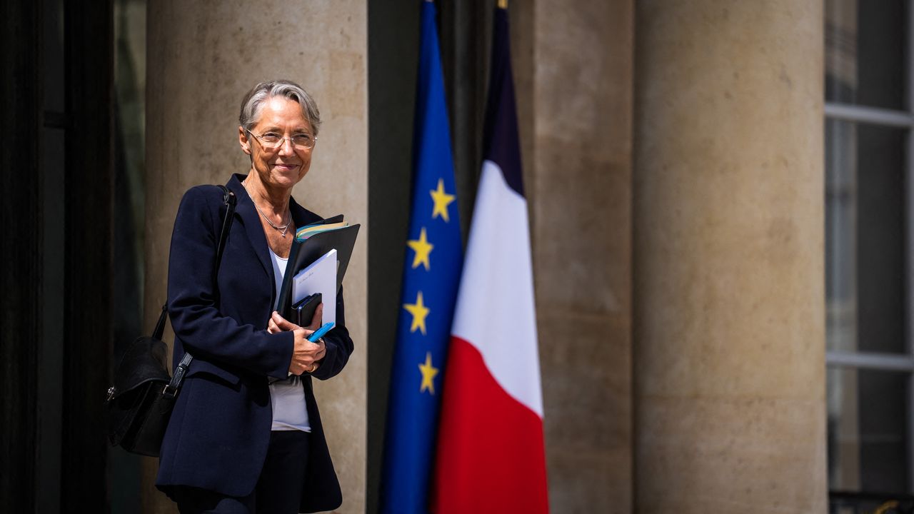 La Première ministre française Elisabeth Borne échappe à deux motions de censure. [Hans Lucas - AFP]
