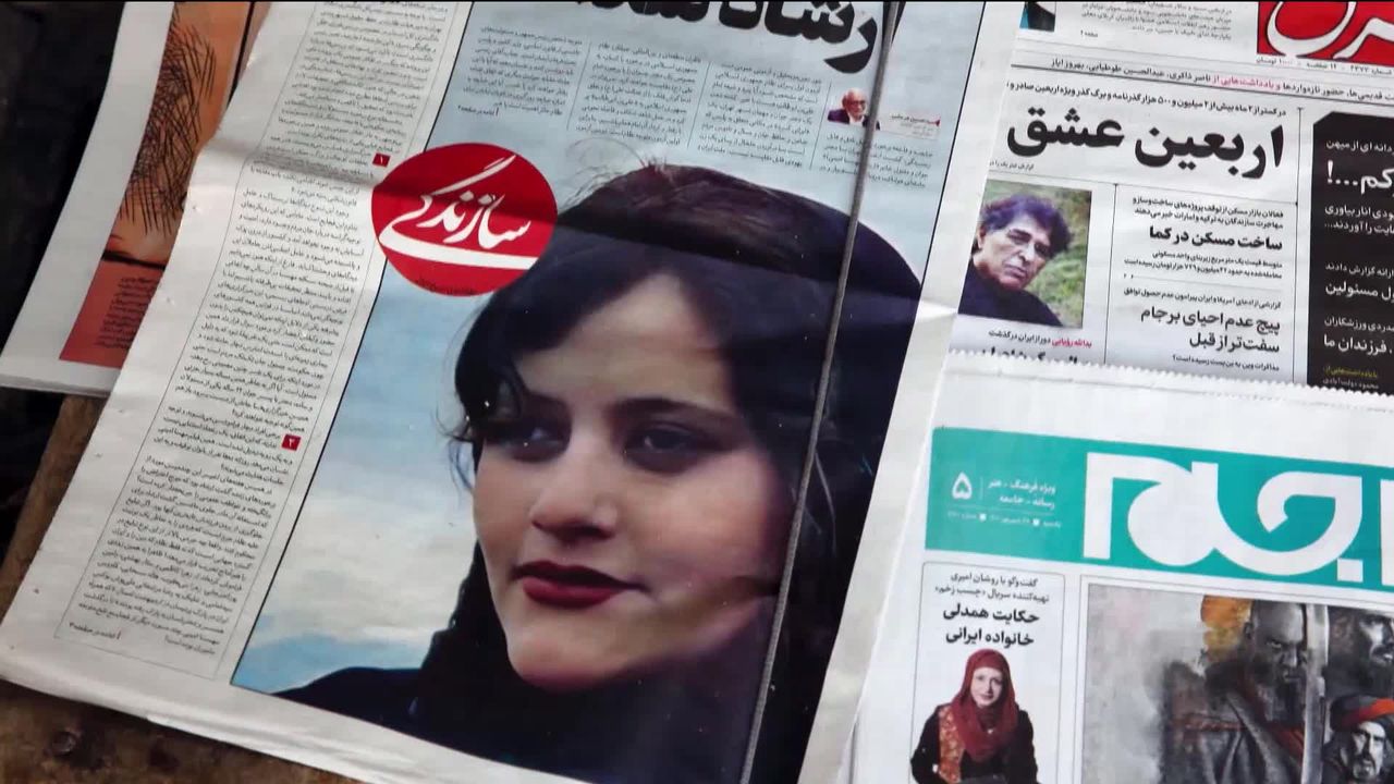 Iran: un couple de manifestants se filme dans son combat [RTS]