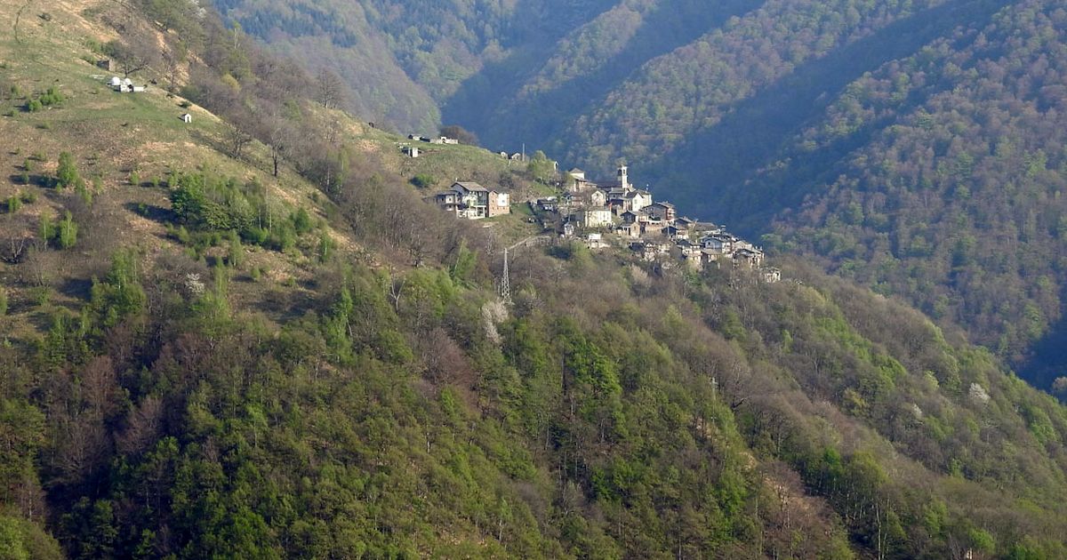 Un piccolo villaggio italiano in Lombardia chiede di entrare a far parte della Svizzera – rts.ch