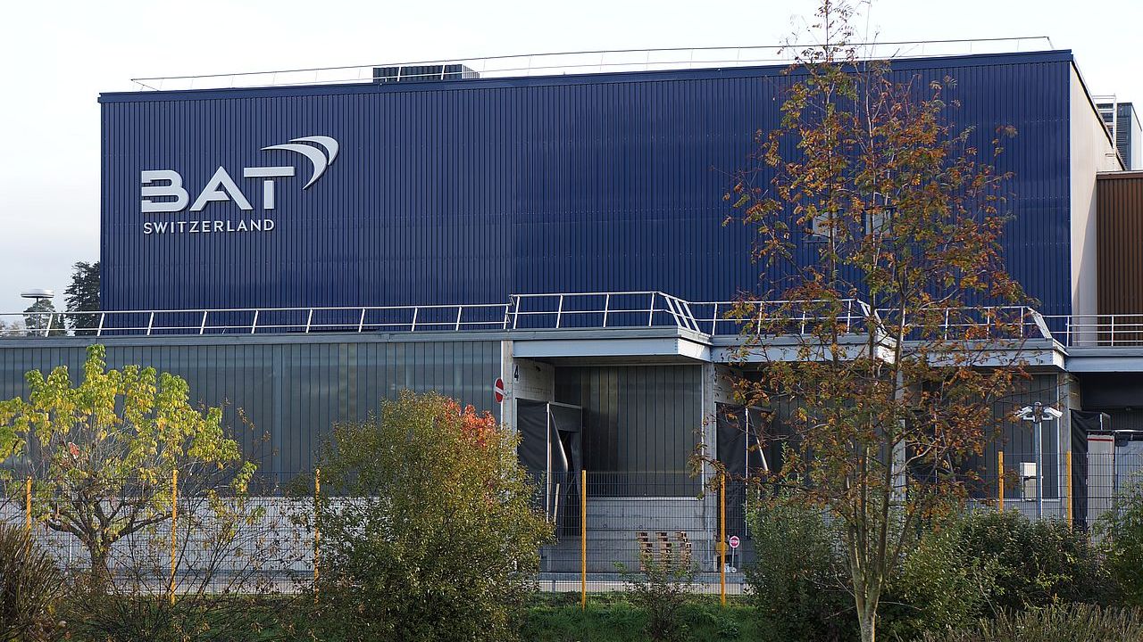 L'usine de British American Tobacco Switzerland (BAT) à Boncourt, dans le Jura. [Gaël Klein - RTS]