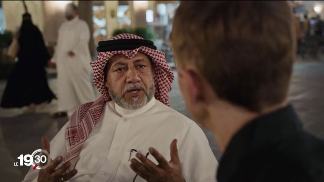 Un ambassadeur de la Coupe du monde de football au Qatar qualifie l’homosexualité de "dommage mental". Les condamnations pleuvent [RTS]