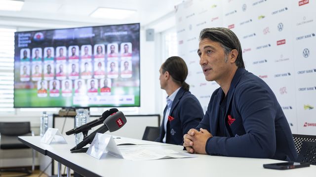 Le sélectionneur de l'équipe nationale suisse masculine de football Murat Yakin lors d'une conférence de presse. [Peter Klaunzer - Keystone]