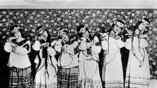 La création du "Sacre du printemps" d'Igor Stravinski par les Ballets russes à Paris, théâtre des Champs-Elysées, en 1913. [Roger-Viollet - AFP]