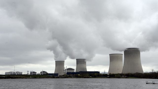 La centrale nucléaire de Cattenom, en France, couvre les besoins d'environ 7 millions de foyers. [Christophe Karaba - Keystone]