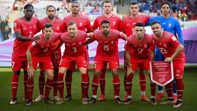 L'équipe suisse de football avant son match contre le Cameroun le 24 novembre 2022 au Qatar. [Laurent Gilliéron - Keystone]