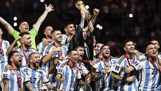 Une joie immense pour Lionel Messi et toute l'Argentine. Le 18 décembre est historique. [Imago Images]