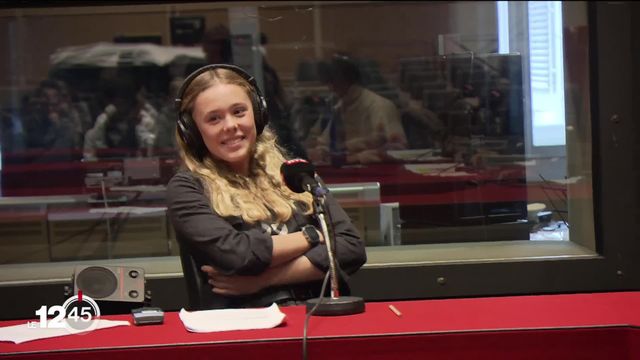 Reportage sur l’émission radio "C’est la classe", entièrement animée par des écoliers romands [RTS]