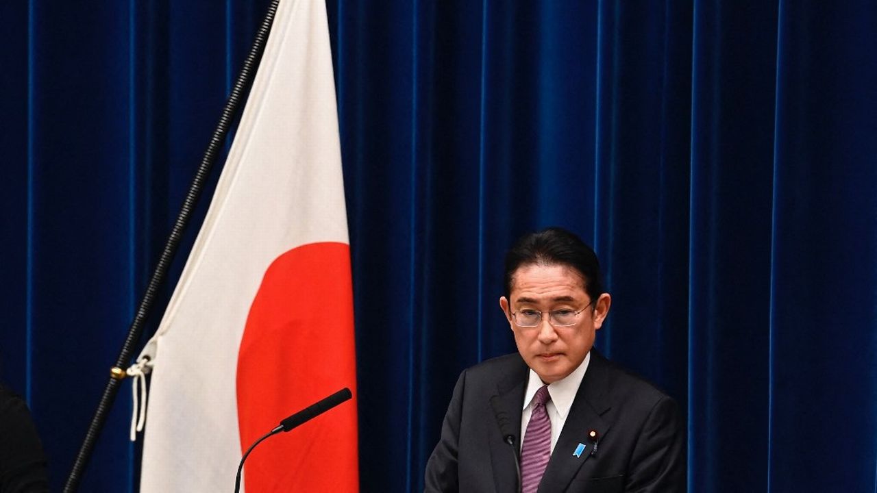 Le Premier ministre du Japon Fumio Kishida lors d'une conférence de presse à Tokyo, le 16 décembre 2022. [David Mareuil  - AFP]