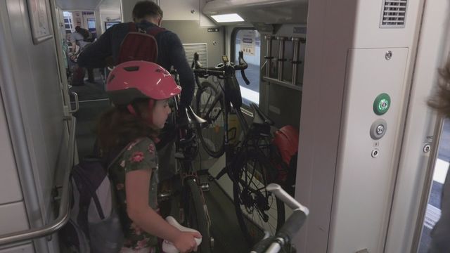 Emporter son vélo dans le train : pas une sinécure [RTS]