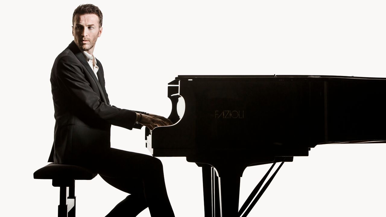 Le compositeur et pianiste franco-britannique Riopy en 2022. [Pierre-Emmanuel Rastoin - DR]
