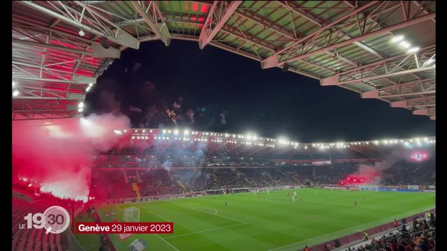 L’explosion de fumigènes au Stade de Genève dimanche dernier pose la question de la sécurité dans les stades [RTS]