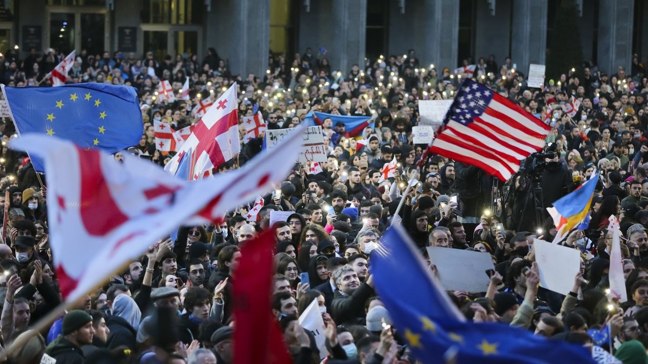L'opposition en Géorgie appelle à manifester à nouveau contre une loi controversée. [Zurab Tsertsvadze - AP Photo/ Keystone]