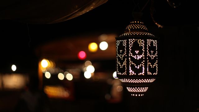 Lampe arabe [cristiandxb - Depositphotos]