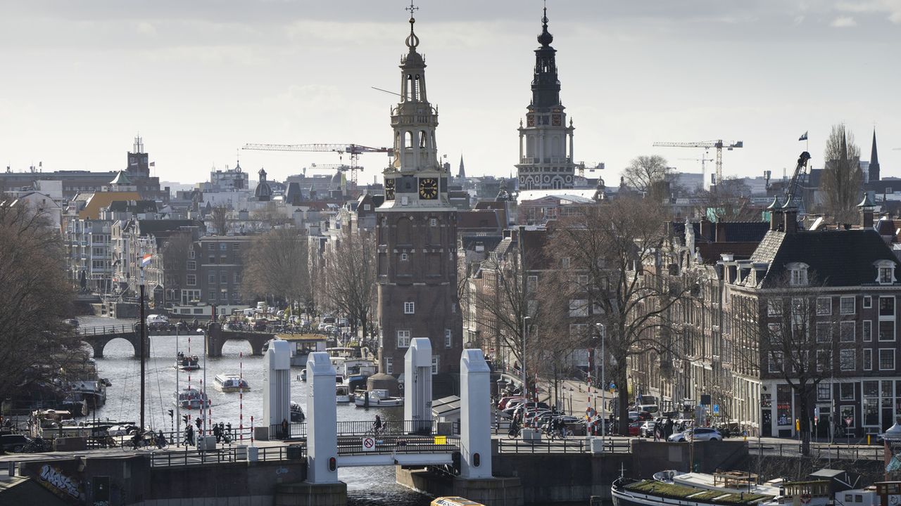 La municipalité d'Amsterdam veut repousser les fêtards turbulents [AP Photo/Peter Dejong - Keystone]