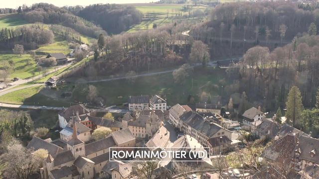 Dans le canton de Vaud, les chemins de Cluny proposent des balades sur les traces de plusieurs églises historiques [RTS]