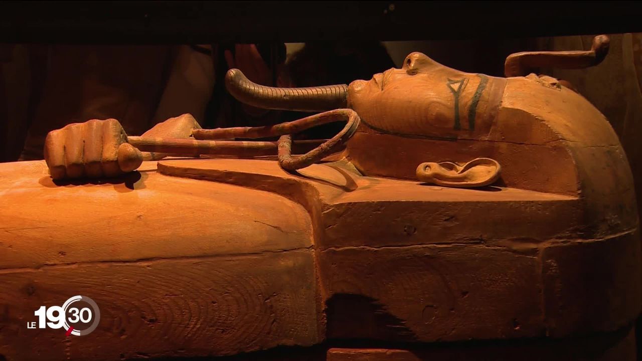 L'exposition "Ramsès et l’or des Pharaons" s'ouvre à Paris avec une pièce maîtresse, le cercueil du pharaon [RTS]