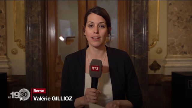 Le commentaire de Valérie Gillioz sur la fronde qui s'empare du Parlement contre le sauvetage de Credit Suisse [RTS]