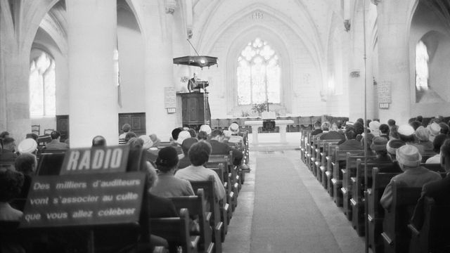 Culte radio à l'église d'Orbe, 19 mai 1963. [Edipresse/Jean-Pierre Grisel - Archives cantonales vaudoises]