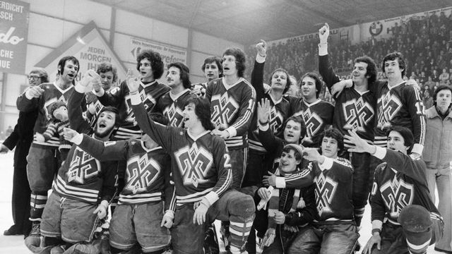 Le HC Bienne est champion de suisse de hockey sur glace en 1978. [Keystone]
