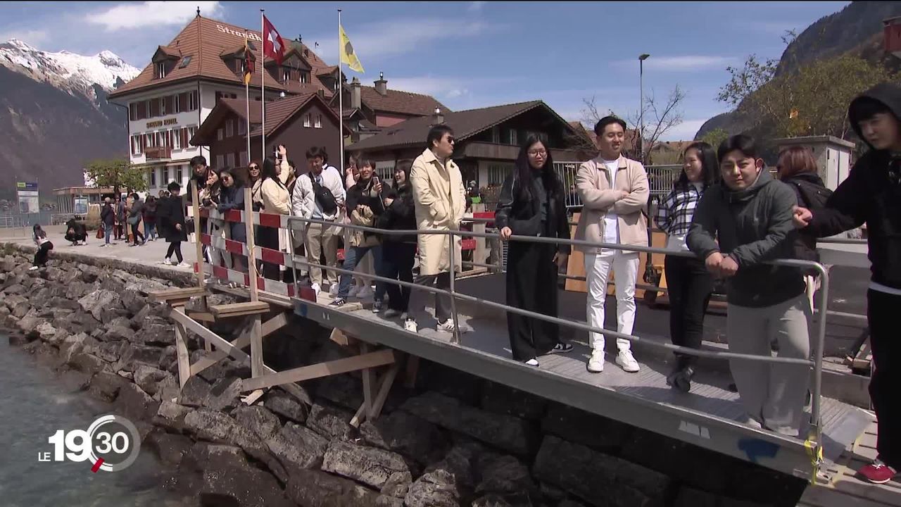 Le succès d’un village de l'Oberland bernois, devenu star pour les touristes Coréens, désespère ses habitants [RTS]