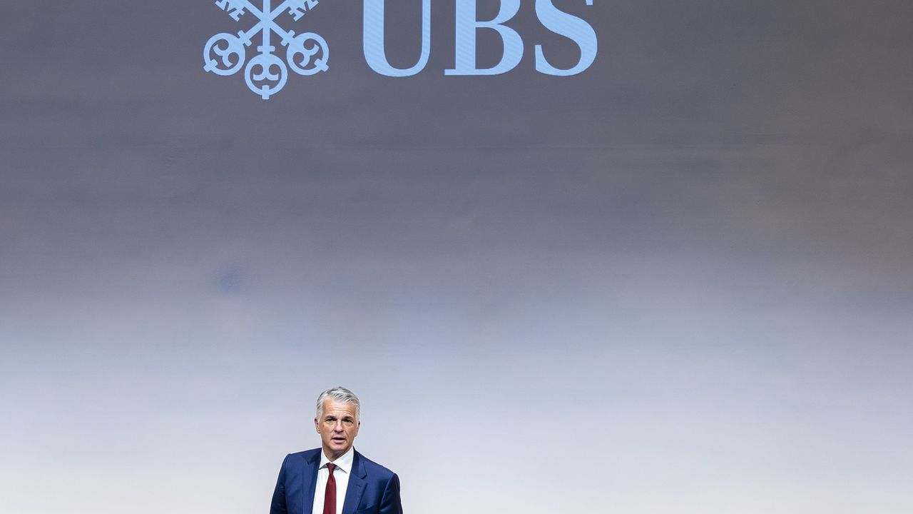 UBS entend finaliser la reprise de Credit Suisse "fin mai ou début juin", a indiqué Sergio Ermotti, son directeur général, à l'occasion de l'événement financier "Finanz 23" à Zurich. [Michael Buholzer - Keystone]