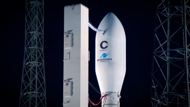 Le premier nettoyeur de l'espace, conçus par une start-up vaudoise, partira avec une fusée Ariane. [ClearSpace, Arianespace]