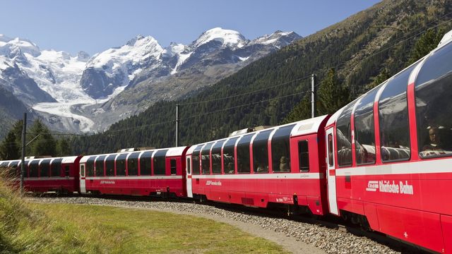 Le Bernina Express des Chemins de fer rhétiques (RhB) a 50 ans [Arno Balzarini) - KEYSTONE]
