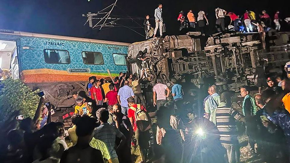 Au moins 120 morts et 850 blessés dans une collision de trains en Inde [Press Trust of India via AP - KEYSTONE]