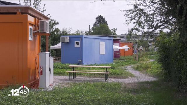 A Genève, Carrefour Rue inaugure des logements temporaires pour des personnes précaires. [RTS]