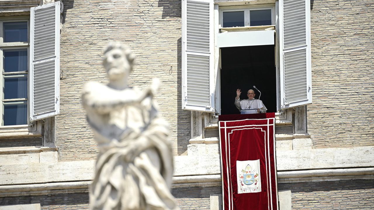 Le pape François intronisera 21 nouveaux cardinaux, dont un Suisse, en septembre. [Riccardo Antimiani - Keystone]