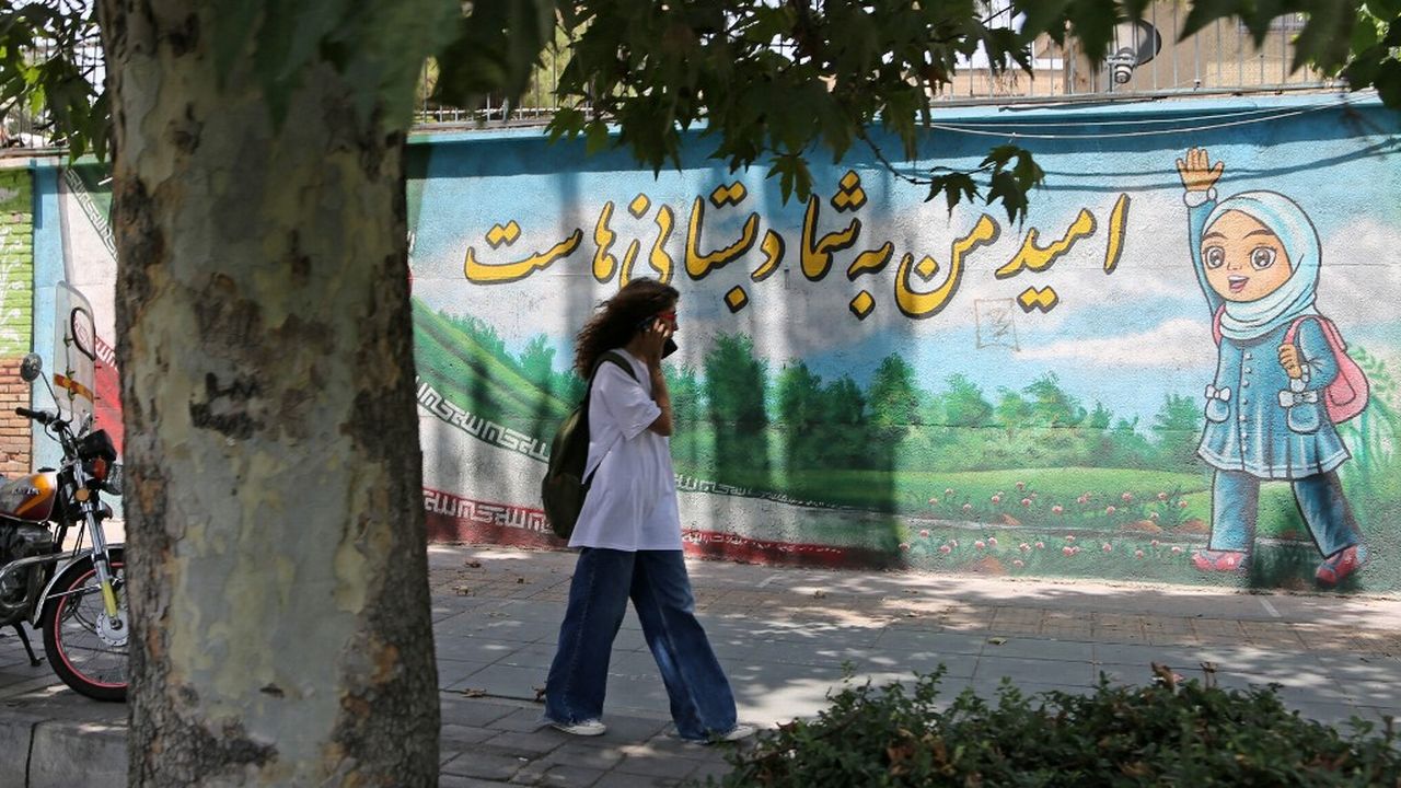 La police des moeurs serre la vis sur le port du voile en public en Iran. [Fatemeh Bahrami / Anadolu Agency - AFP]