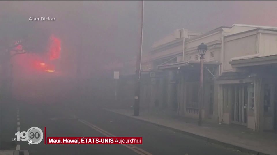 Fire-ravaged Hawaii evacuates tourists and residents [RTS]