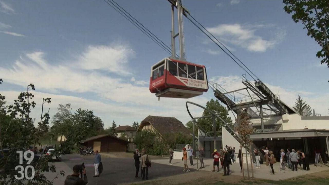 Après deux ans de travaux, le téléphérique du Salève, aux portes de Genève, est à nouveau en service. [RTS]
