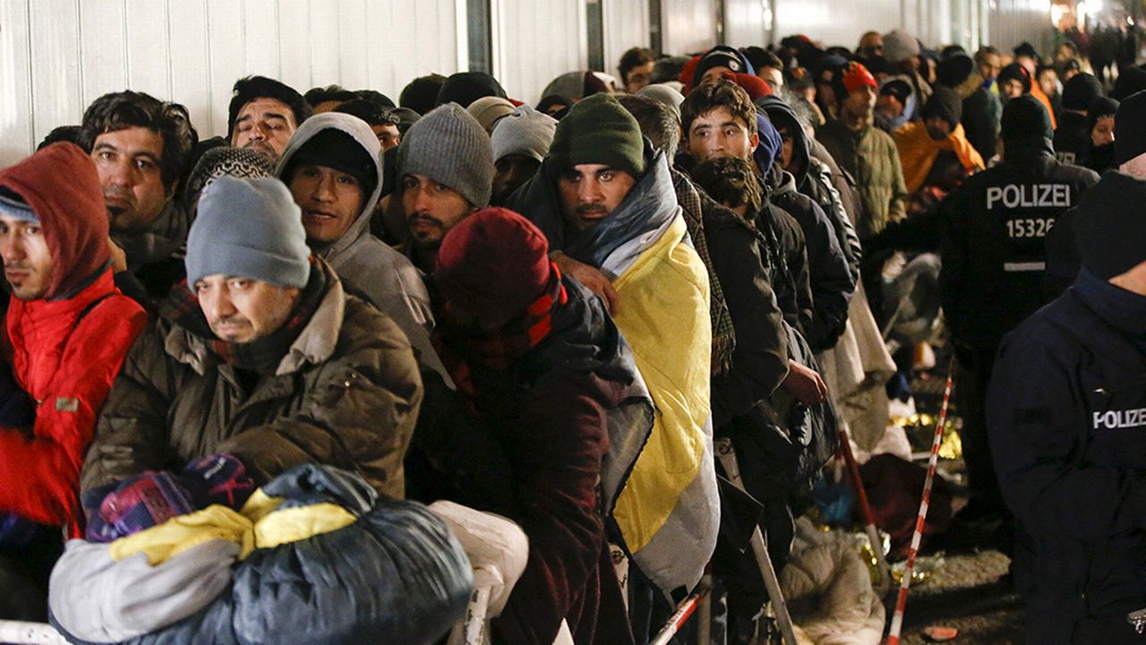 L'Allemagne a indiqué mercredi suspendre l'accueil volontaire de demandeurs d'asile en provenance d'Italie. [Fabrizio Bensch - Reuters]