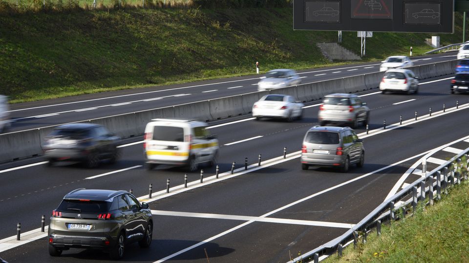 Le Parlement a aussi donné son feu vert à une 3ème voie pour l'autoroute entre Genève et Nyon. [Laurent Gillieron - Keystone]
