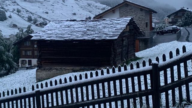 Le village de Vals (GR) sous la neige. [Annette Frey - SRF Meteo]
