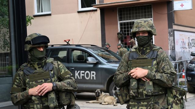 L'Otan est prête à renforcer la présence des unités de la Kfor, son unité de maintien de la paix au Kosovo. [Georgi Licovski/EPA - Keystone]