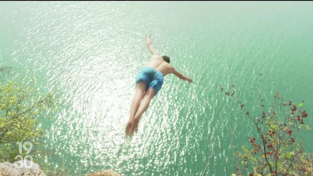Grand plongeon avec les adeptes de cliff diving [RTS]