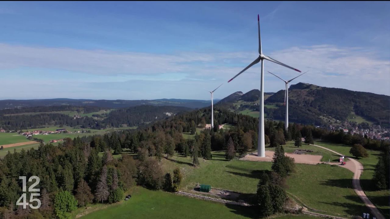 Le canton de Vaud a inauguré son premier parc éolien sur les hauteurs de Sainte-Croix [RTS]